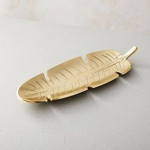 ✨[NEW] WEST ELM Metal Cast Banana Leaf Dish✨